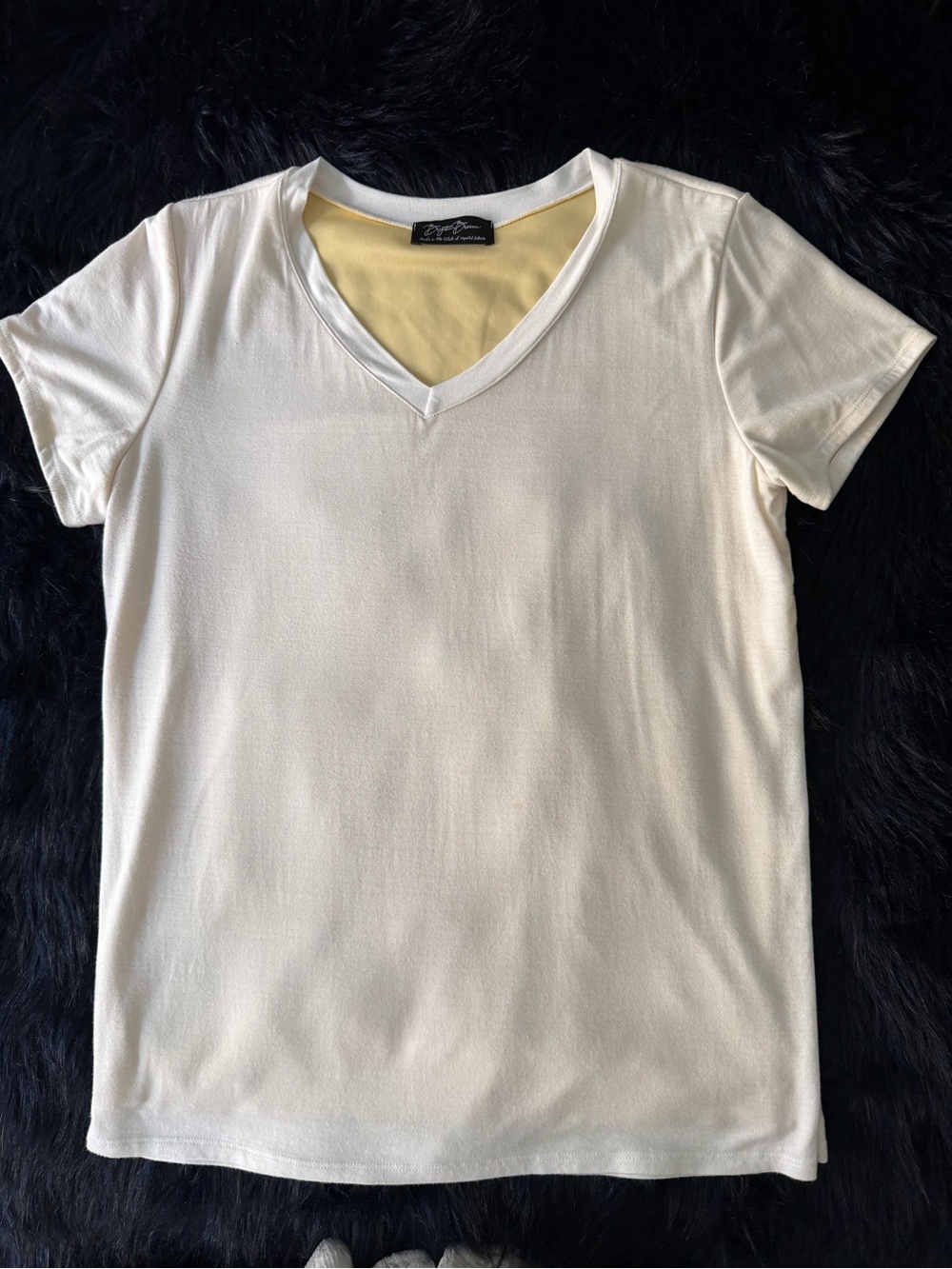 White lined V-Neck Short Sleeve Tee